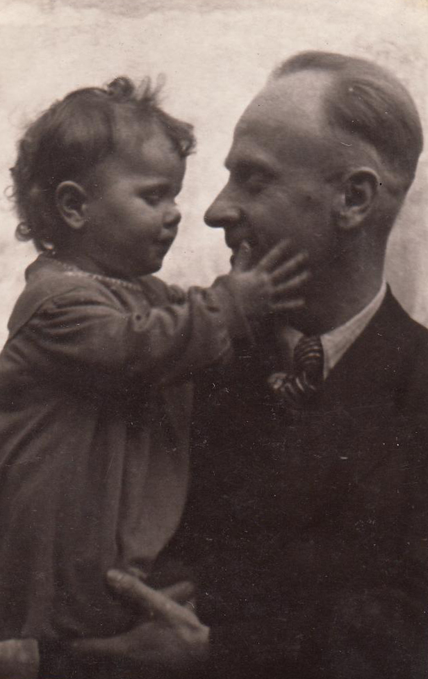 Alfred Hempel mit Tochter Mechthild, undatiert, Privatbesitz
